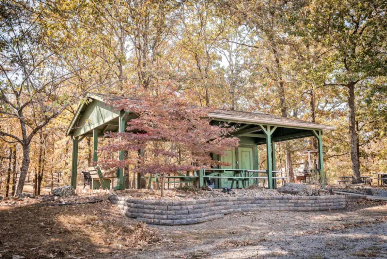 Resort Home On Half A Wooded Acres Sleeps Up To 14 Firepit For Smores هوت سبرنغز المظهر الخارجي الصورة
